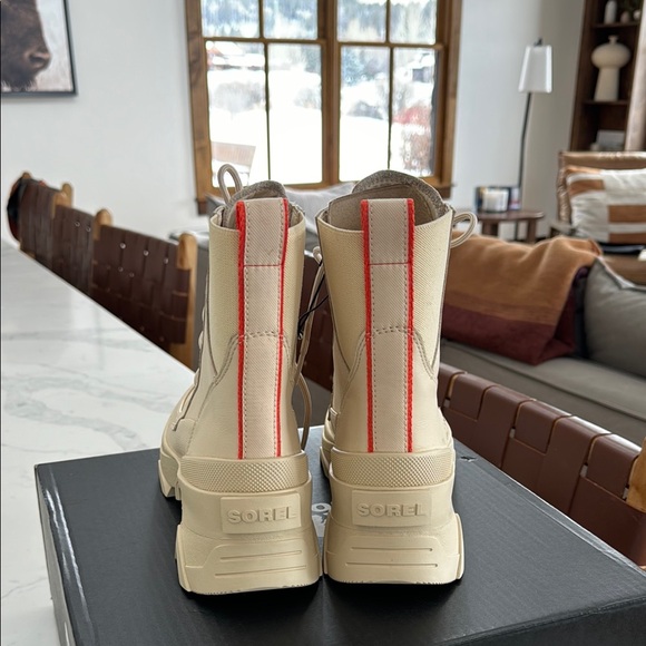 Sorel Brex Lace-Up Boot In Bleached Ceramic Cream Lace-Up Boots, New, size 8 - Picture 5 of 5